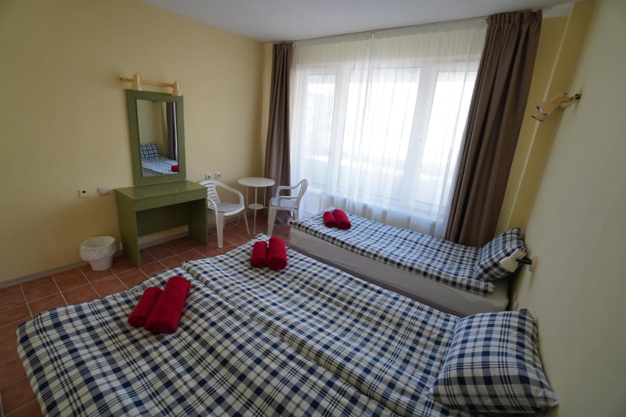 Amadina Garden Hotel Lozenets Værelse billede