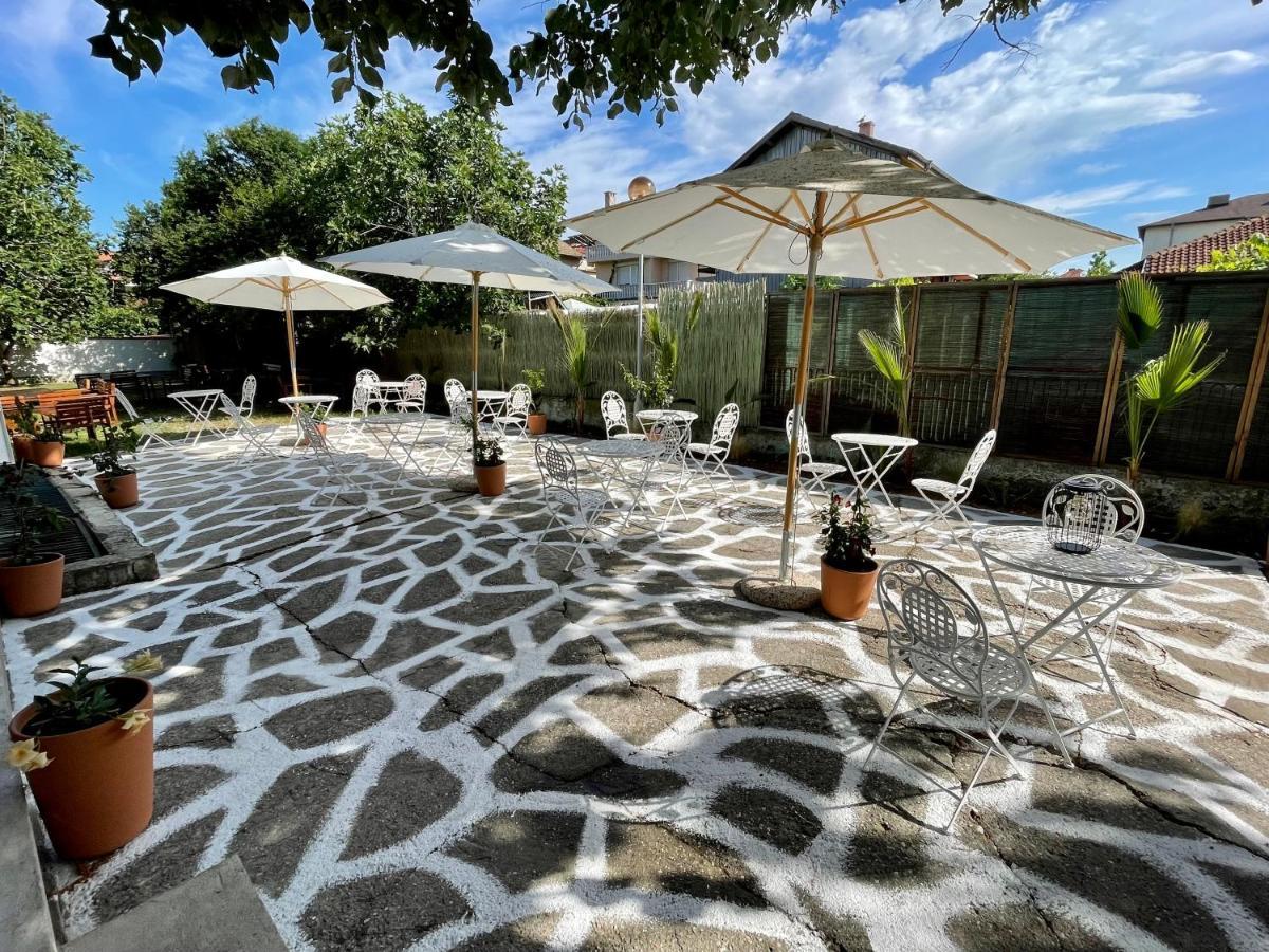 Amadina Garden Hotel Lozenets Eksteriør billede