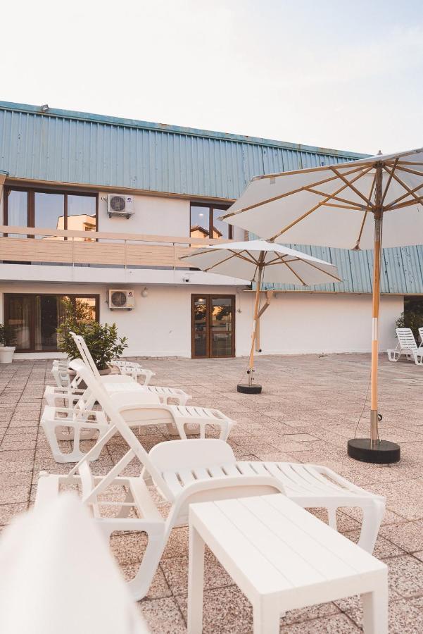 Amadina Garden Hotel Lozenets Eksteriør billede