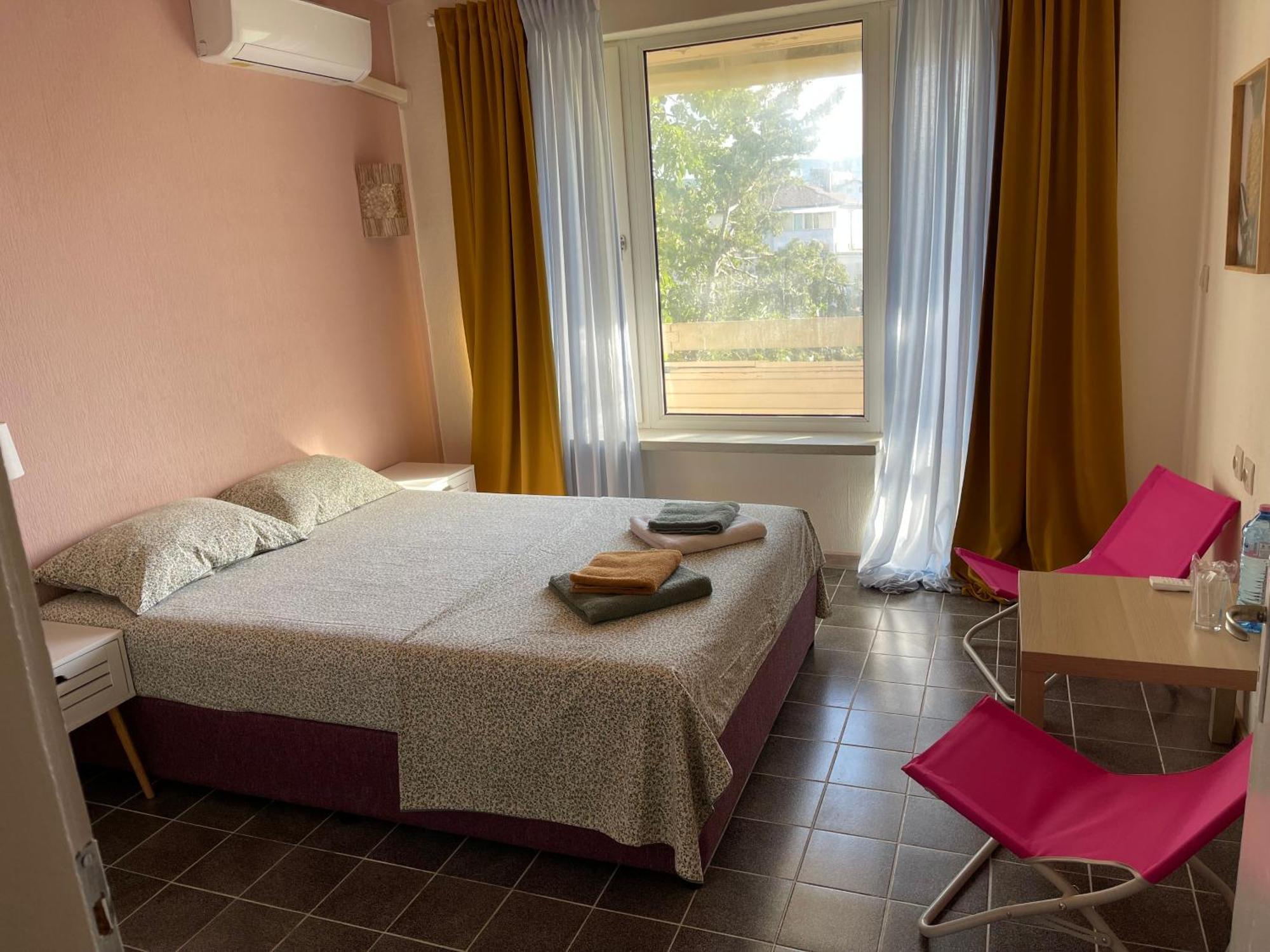 Amadina Garden Hotel Lozenets Eksteriør billede