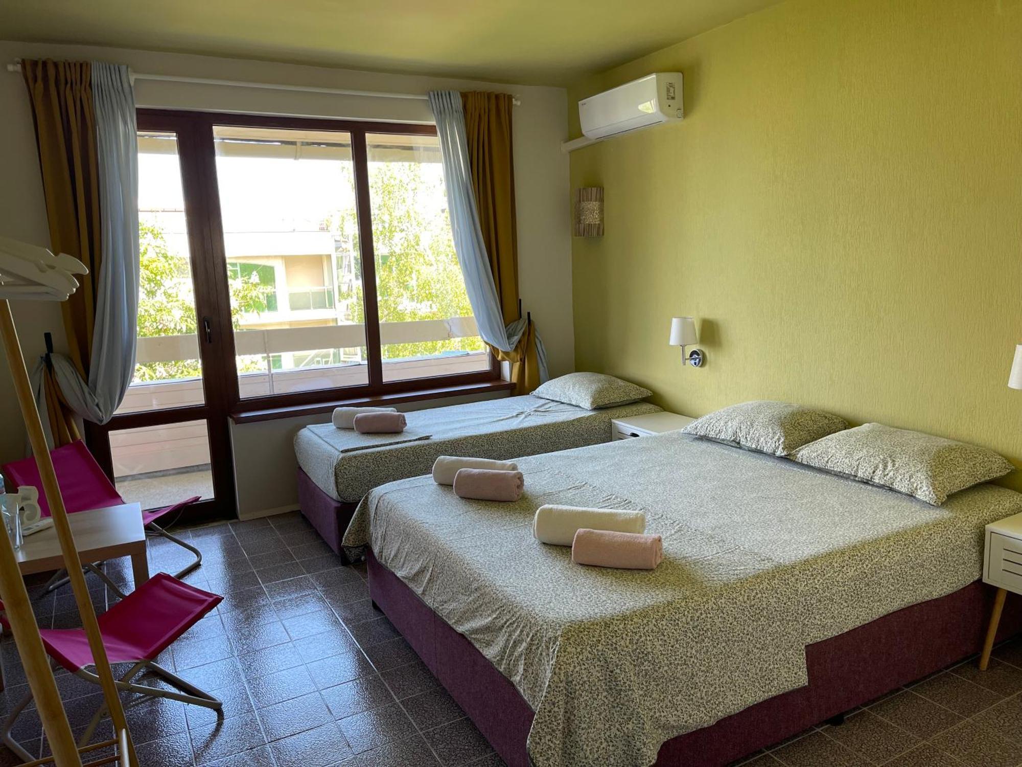 Amadina Garden Hotel Lozenets Eksteriør billede